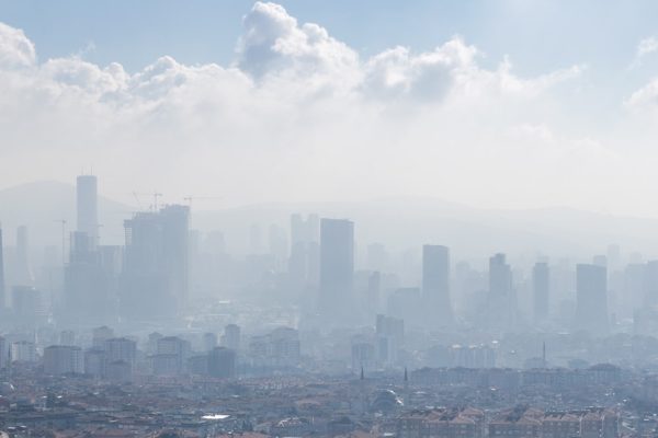 Hava Kirliliği Sessiz Tehlike: Sadece Akciğeri Değil, Çocukların Zekâ Gelişimini de Etkiliyor